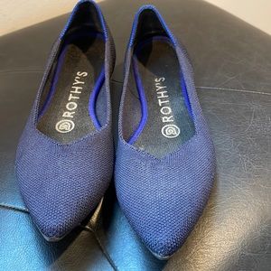 Navy Rothy’s Points Size 6